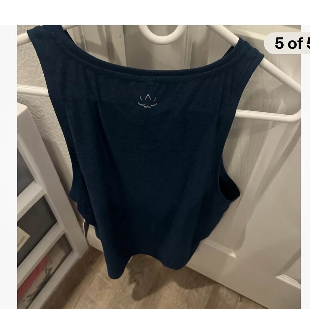 Beyond Yoga featherweight spacedye tank in dark teal size med NWT